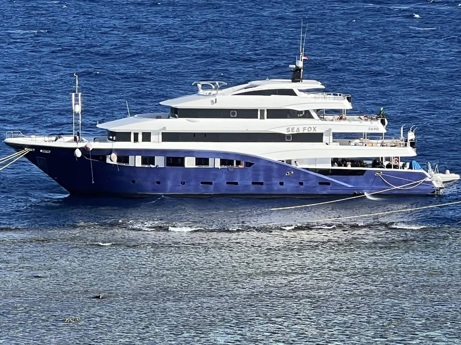 Le M/S Sea Fox au mouillage en mer Rouge